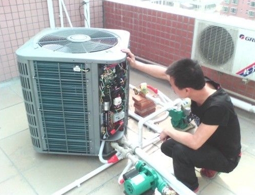 空气能热水器插电就跳闸维修